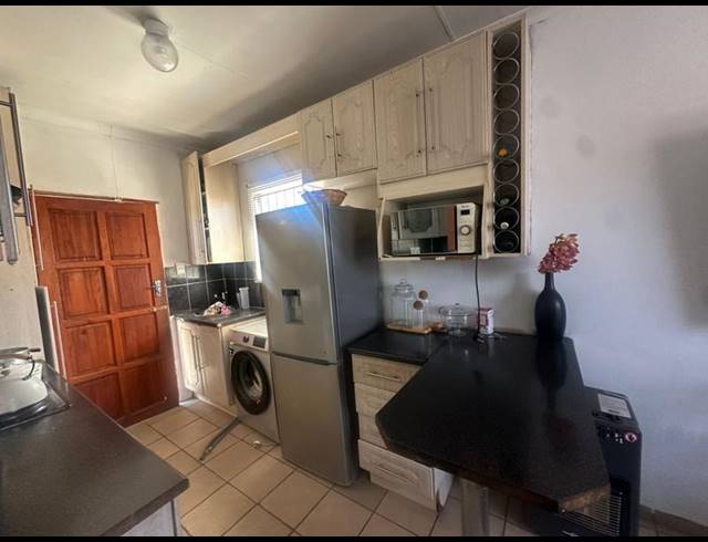 2 BEDROOM HOUSE FOR SALE IN VANDERBIJLPARK CE 3